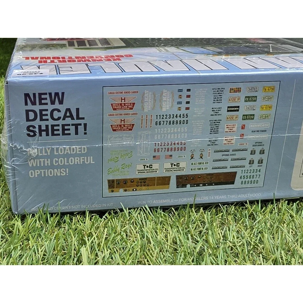 AMT 1339 Alaskan Hauler Kenworth Conventional Truck 1/25 Model Kit New Sealed